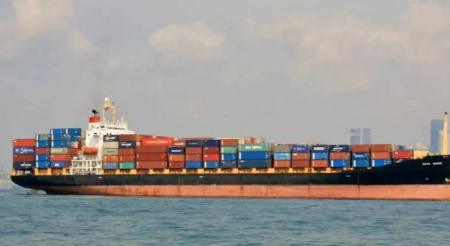 হরমুজ প্রণালি অতিক্রম করে আড়াই লাখ টন এলএনজিসহ চট্টগ্রাম বন্দরে ১৫ জাহাজ- খবরটির স্থিরচিত্র