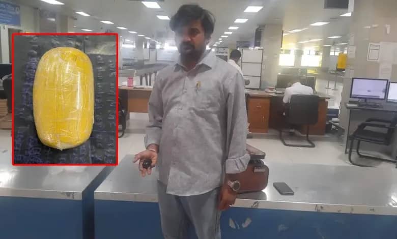 চট্টগ্রামের শাহ আমানত বিমানবন্দরে কোটি টাকার স্বর্ণসহ ভারতীয় নাগরিক আটক- খবরটির স্থিরচিত্র