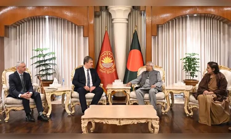 ইউরোপীয় ইউনিয়ন নির্বাচনে বড় পর্যবেক্ষক দল পাঠাবে : প্রধান উপদেষ্টাকে ইইউ ইওএম চিফ- খবরের থাম্বনেইল ফটো