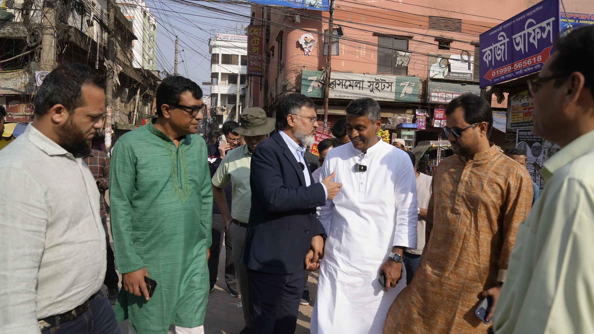 এক দিনের মধ্যে আশকোনার জলাবদ্ধতা দূর করার নির্দেশ- খবরের থাম্বনেইল ফটো