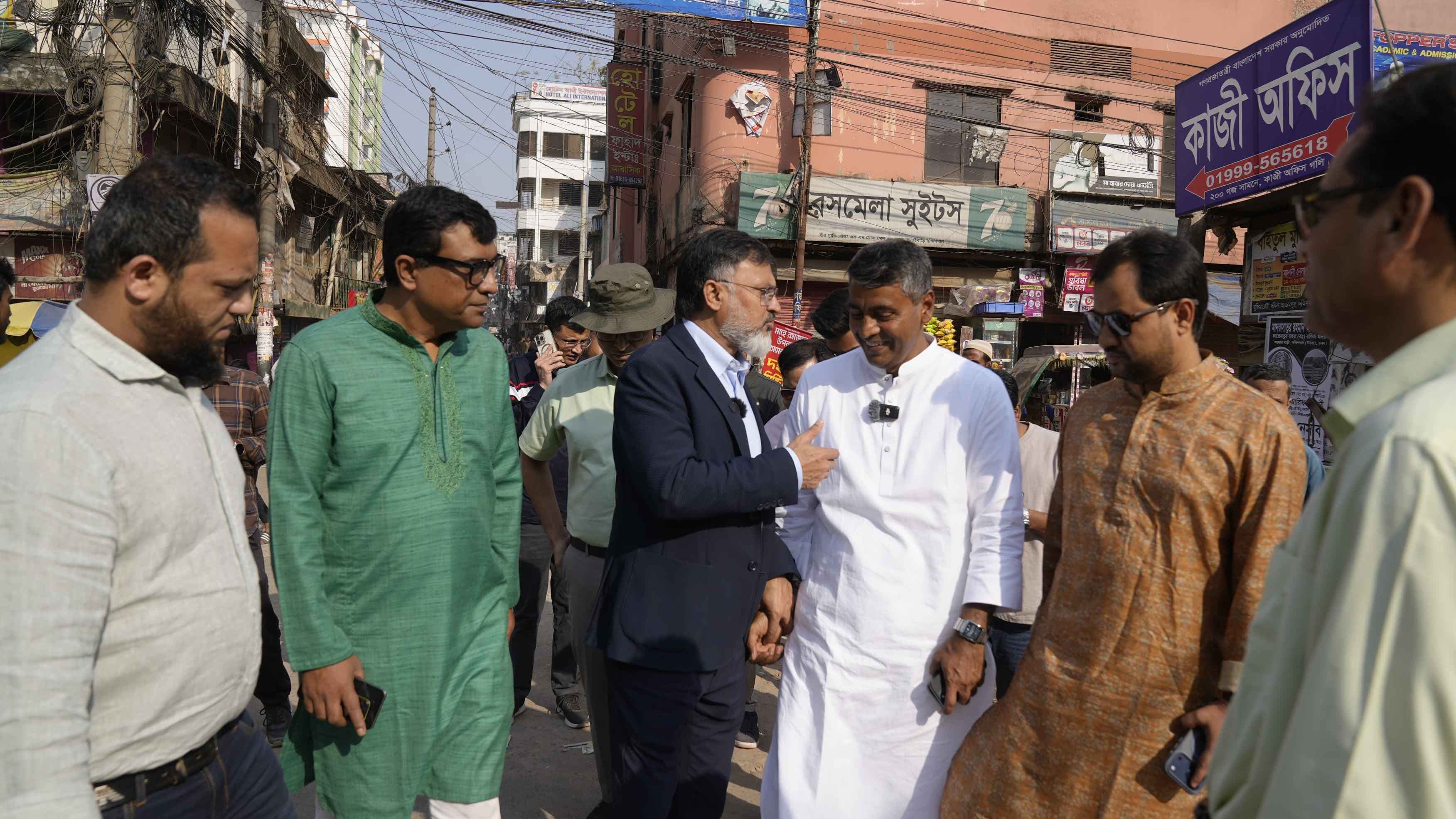 এক দিনের মধ্যে আশকোনার জলাবদ্ধতা দূর করার নির্দেশ- খবরের থাম্বনেইল ফটো