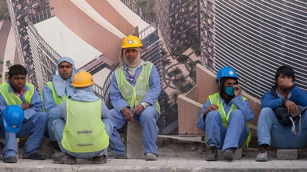 মধ্যপ্রাচ্যের প্রবাসীদের সমস্যায় +৮৮০৯৬১০১০২০৩০ নম্বরে কলের অনুরোধ- খবরের থাম্বনেইল ফটো