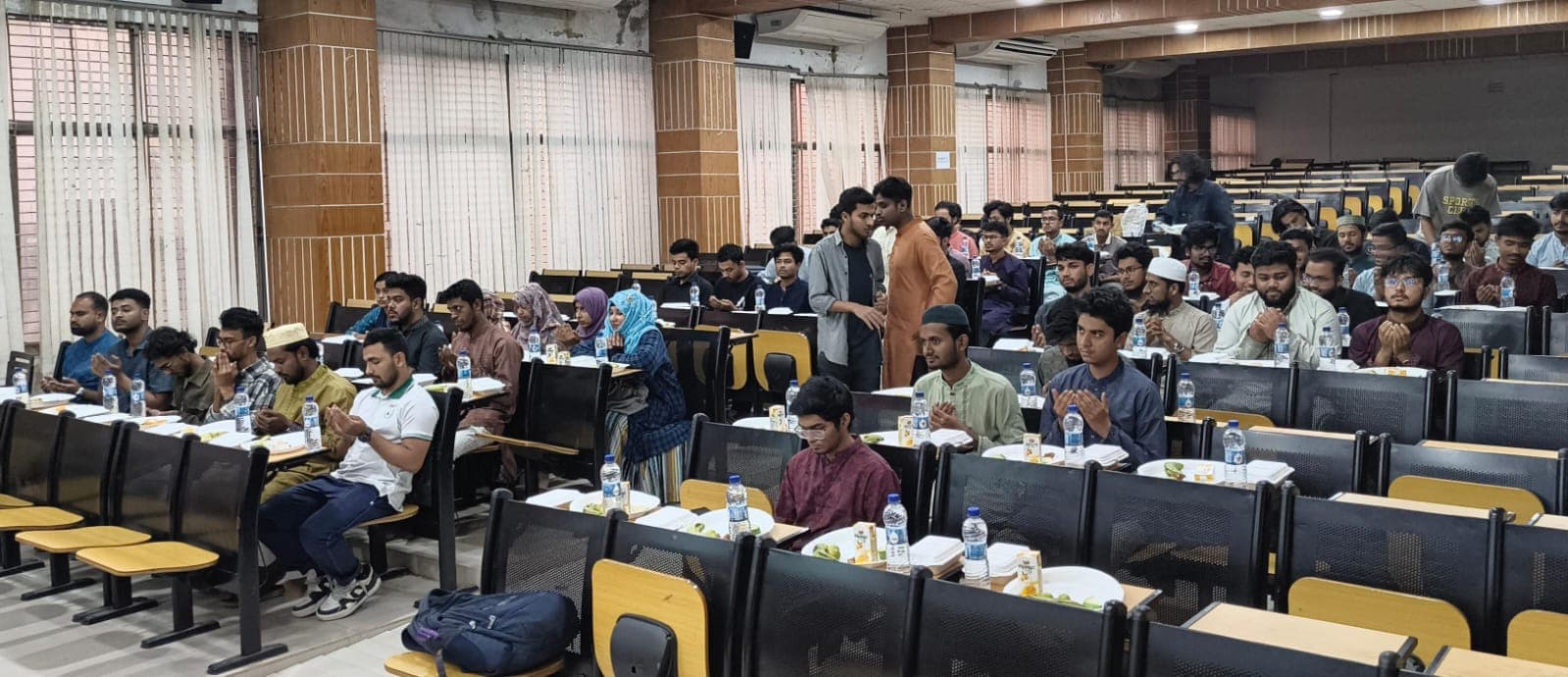 যবিপ্রবি ডিবেট ক্লাবের ইফতার মাহফিল অনুষ্ঠিত- খবরের থাম্বনেইল ফটো