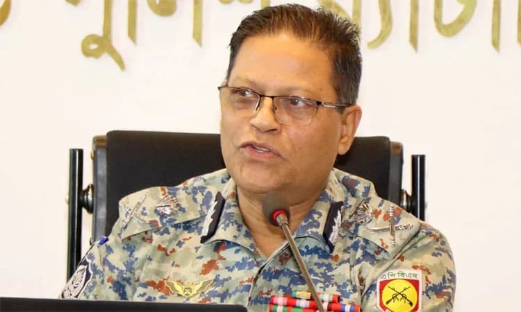 আইনশৃঙ্খলা নিয়ন্ত্রণ, মাদক সন্ত্রাস ও চাঁদাবাজদের নির্মূল করা পুলিশের প্রধান চ্যালেঞ্জ: আইজিপি- খবরের থাম্বনেইল ফটো