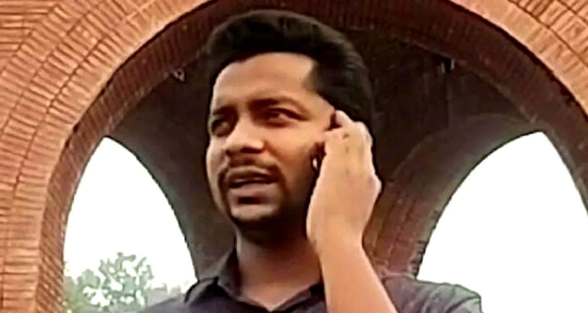 জাবি ছাত্রীকে বাসায় আটকে নির্যাতন করা সেই সাবেক শিক্ষার্থীর সনদ স্থগিত- খবরের থাম্বনেইল ফটো