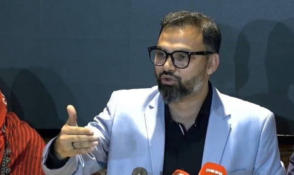 রাজধানীর খেলার মাঠ উন্নয়নে ক্রীড়া প্রতিমন্ত্রীর নেতৃত্বে পরিদর্শন টিম - খবরের থাম্বনেইল ফটো