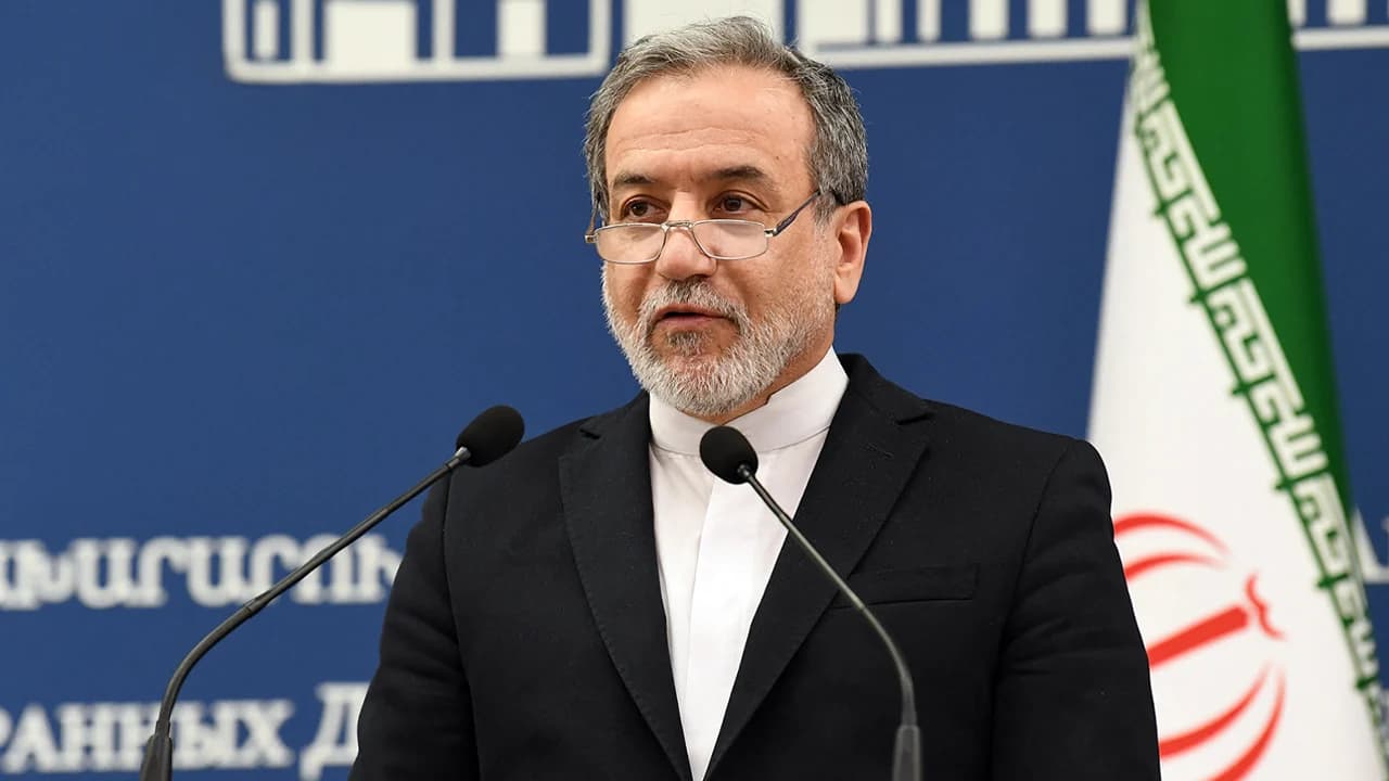 যুক্তরাষ্ট্রের হুমকিতে ইরান ভীত নয়, ইউরেনিয়াম সমৃদ্ধকরণ বন্ধের প্রশ্নই ওঠে না: আরাগচি- খবরের থাম্বনেইল ফটো