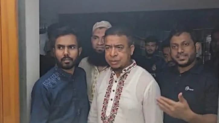 মেয়াদোত্তীর্ণ শিক্ষার্থীদের দ্রুত হল ত্যাগ করতে ঢাকা কলেজ প্রশাসনের নির্দেশ- খবরের থাম্বনেইল ফটো