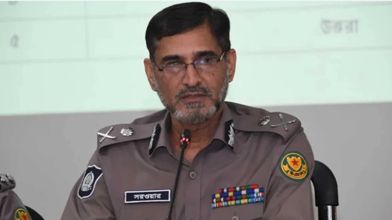 ঢাকায় ঈদে নিরাপত্তা জোরদার, স্থানীয়দের সতর্ক থাকার আহ্বান- খবরের থাম্বনেইল ফটো