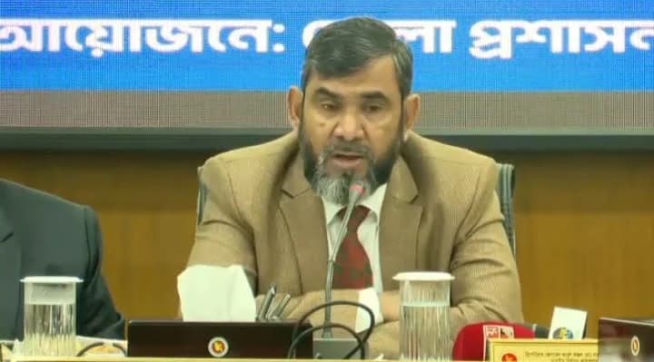 এবারের নির্বাচন কোনো আনুষ্ঠানিকতা নয়, জাতীয় স্বার্থ রক্ষার দায়িত্ব : ভোলায় নির্বাচন কমিশনার- খবরের থাম্বনেইল ফটো