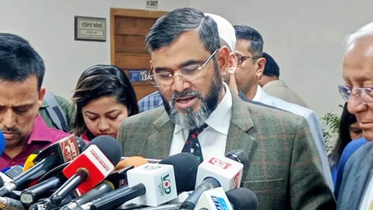 সংসদ নির্বাচনে সর্বমোট প্রার্থী ২ হাজার ২৮, নারী ৮৩ জন: ইসি- খবরের থাম্বনেইল ফটো