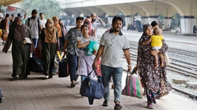 দেশে সপ্তাহব্যাপী ঈদের ছুটি শুরু- খবরের থাম্বনেইল ফটো