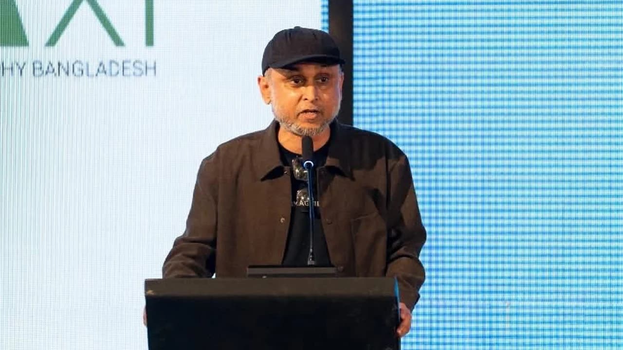 আইসিসির নিরপেক্ষতা নিয়ে প্রশ্ন তুললেন উপদেষ্টা মোস্তফা সরয়ার ফারুকী- খবরের থাম্বনেইল ফটো