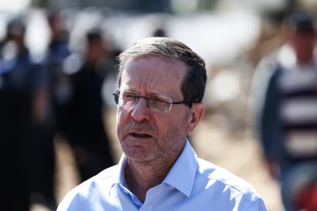 ইরানের মিসাইল দেখে দৌড়ে পালান ইসরায়েলি প্রেসিডেন্ট!- খবরের থাম্বনেইল ফটো