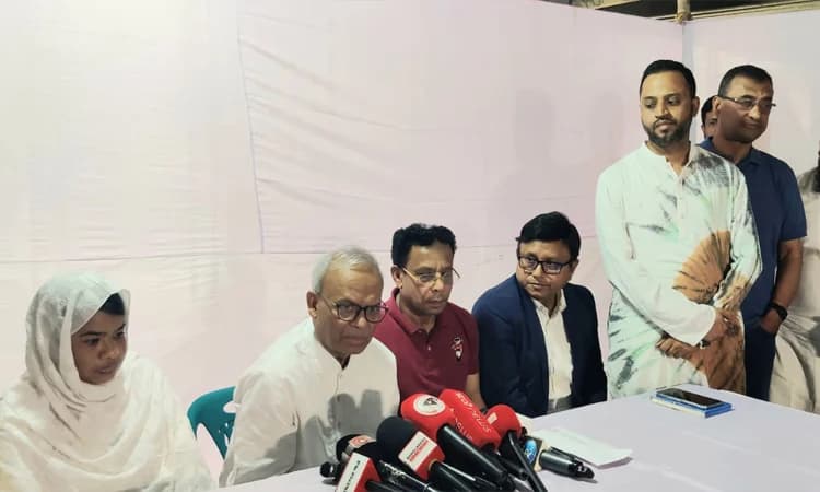 শহীদ ইউসুফের পরিবারের পাশে দাঁড়ালেন প্রধানমন্ত্রী তারেক রহমান- খবরের থাম্বনেইল ফটো