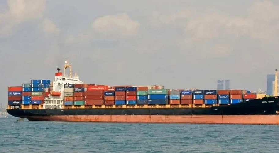 হরমুজ প্রণালি অতিক্রম করে আড়াই লাখ টন এলএনজিসহ চট্টগ্রাম বন্দরে ১৫ জাহাজ- খবরের ইমেজ Image