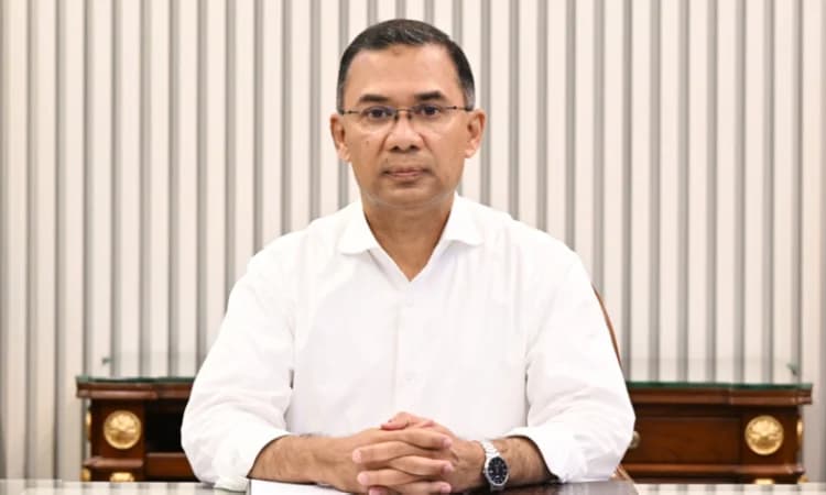 বগুড়ায় সড়ক দুর্ঘটনায় বেঁচে যাওয়া শিশুর চিকিৎসার দায়িত্ব নিলেন প্রধানমন্ত্রী- খবরের থাম্বনেইল ফটো