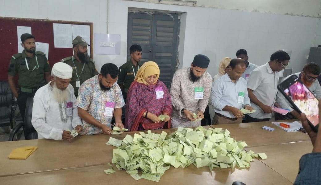 বগুড়া-৬ উপনির্বাচনের ভোটগ্রহণ শেষ: চলছে গণনা- খবরের ইমেজ Image