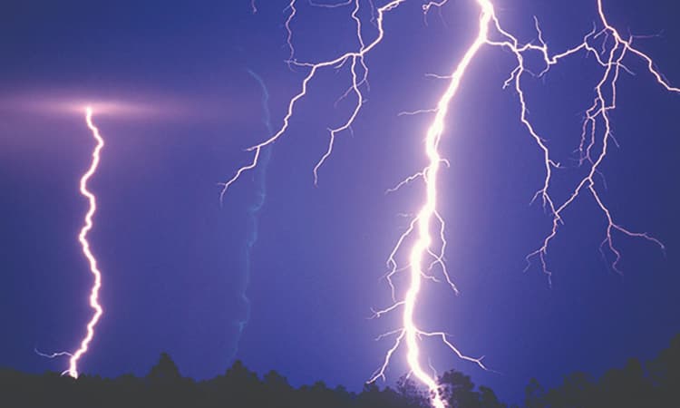 সুনামগঞ্জের হাওরে বজ্রপাতে ৫ জনের মৃত্যু- খবরের থাম্বনেইল ফটো