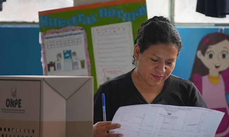 মে মাসের মাঝামাঝি পর্যন্ত পেছাল পেরুর প্রেসিডেন্ট নির্বাচনের ফলাফল- খবরের থাম্বনেইল ফটো