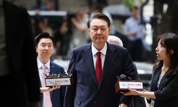 উত্তর কোরিয়ায় ড্রোন পাঠানোর দায়ে ইয়ুনের ৩০ বছরের কারাদণ্ড দাবি- খবরের ইমেজ Image