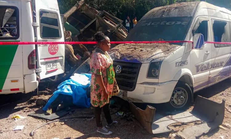 কলম্বিয়ার মহাসড়কে বোমা হামলায় নিহত ১৪, আহত ৩৮- খবরের থাম্বনেইল ফটো