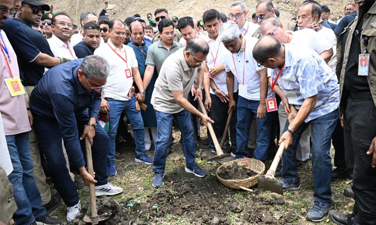 বাবার স্মৃতি বিজড়িত শার্শার উলসী খাল পুনঃখনন করলেন প্রধানমন্ত্রী- খবরের থাম্বনেইল ফটো