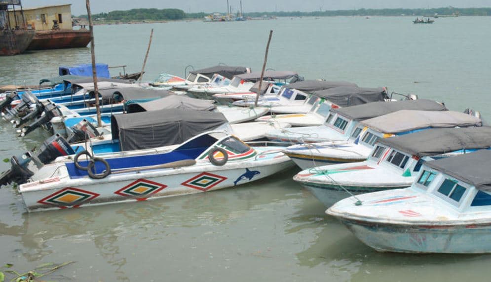 সারাদেশে স্পিডবোটের যাত্রীভাড়া পুনর্নির্ধারণ করে প্রজ্ঞাপন জারি- খবরের ইমেজ Image