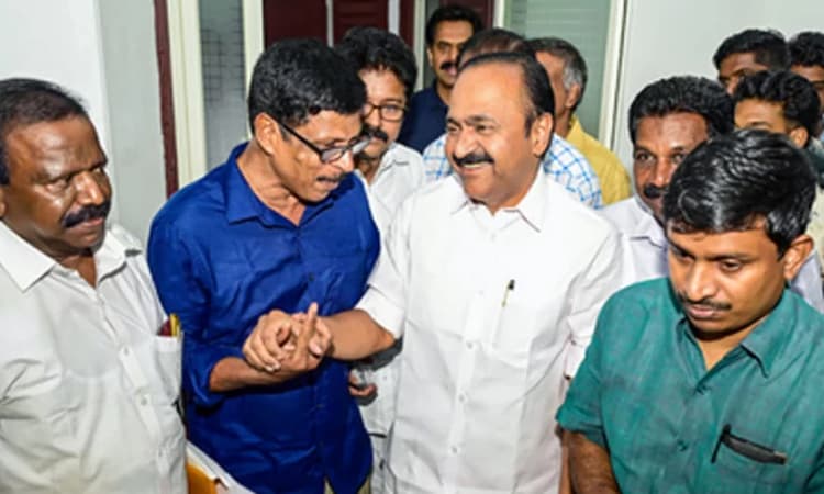 কেরালার নতুন মুখ্যমন্ত্রী হিসেবে ভি. ডি. সতীসানের নাম ঘোষণা কংগ্রেসের- খবরের ইমেজ Image