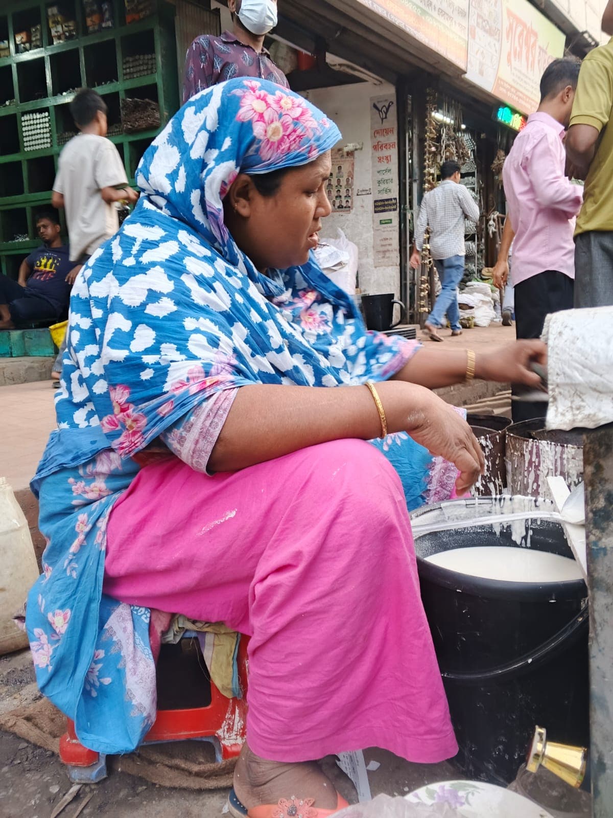 বইলে পেটে ভাত যায়, না বইলে যায় না - খবরের ইমেজ Image
