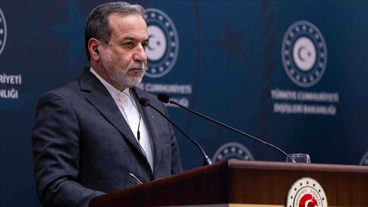 ক্ষেপণাস্ত্র প্রশ্নে অনড় ইরান- খবরের থাম্বনেইল ফটো