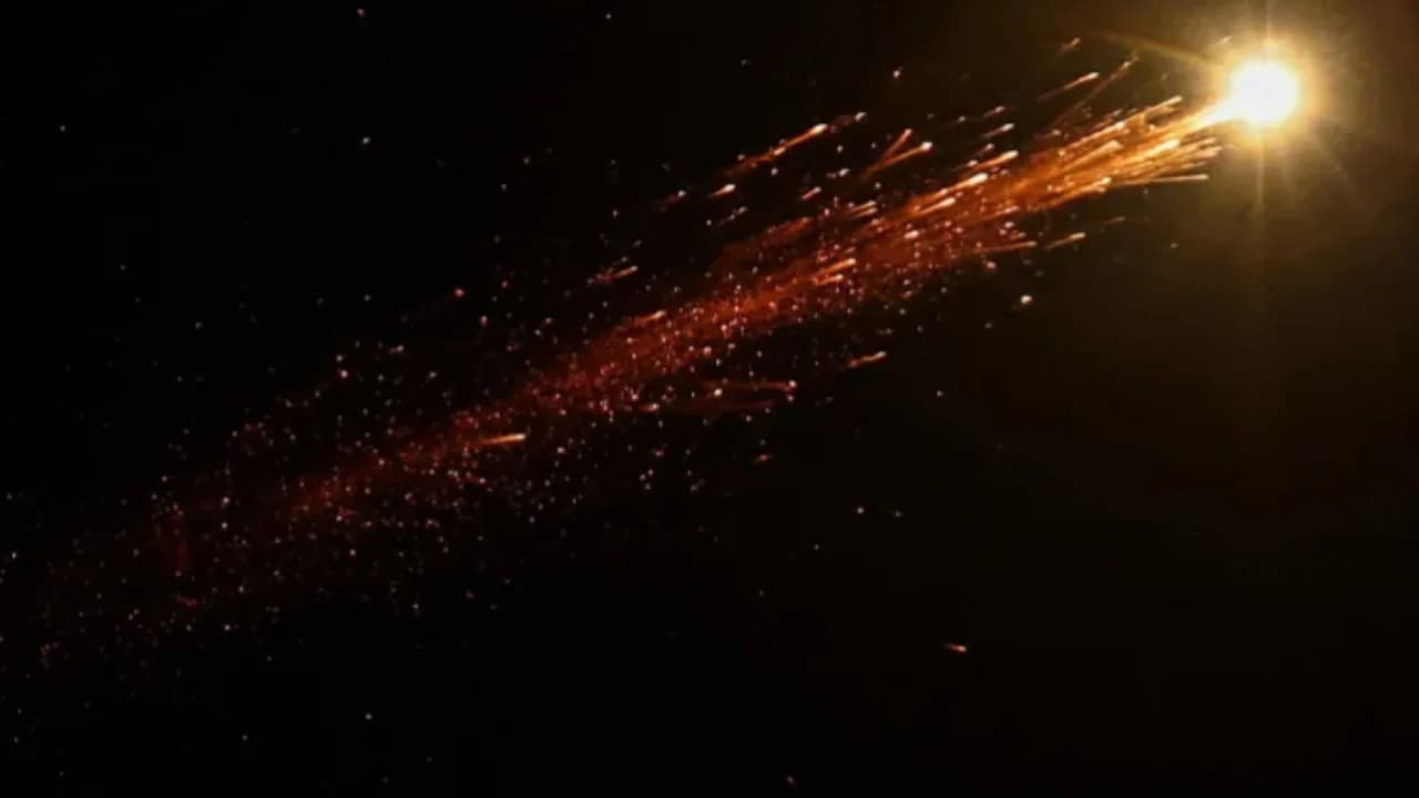 ইরানের ‘সবচেয়ে শক্তিশালী’ অভিযান শুরুর দাবি আইআরজিসির- খবরের থাম্বনেইল ফটো