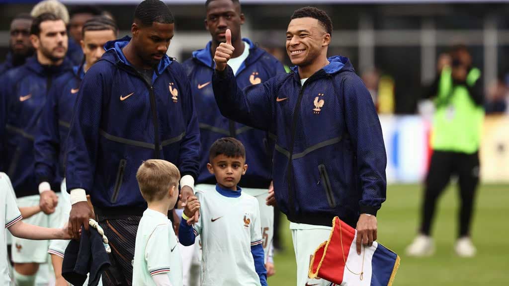 ফিফা র‌্যাঙ্কিংয়ে শীর্ষে ফ্রান্স, পেছালো আর্জেন্টিনা-ব্রাজিল-বাংলাদেশের অবস্থান- খবরের ইমেজ Image