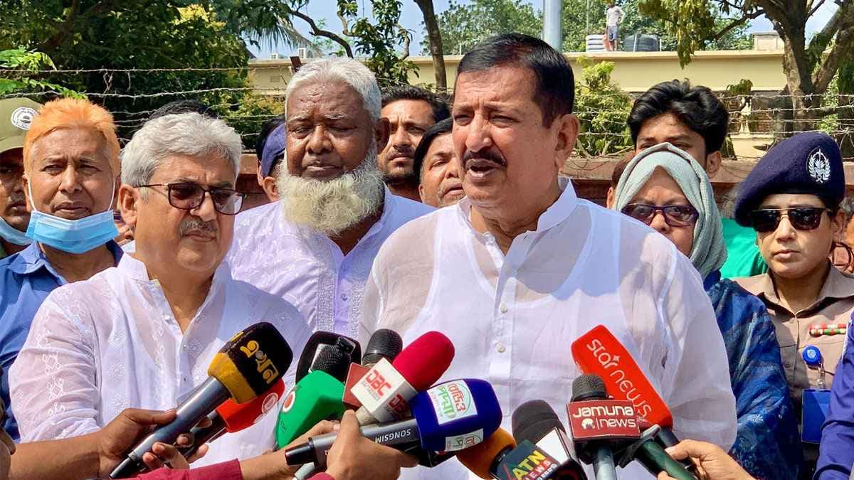 প্রতি শনিবার দেশজুড়ে পরিচ্ছন্নতা অভিযান শুরু: ভূমিমন্ত্রী- খবরের থাম্বনেইল ফটো