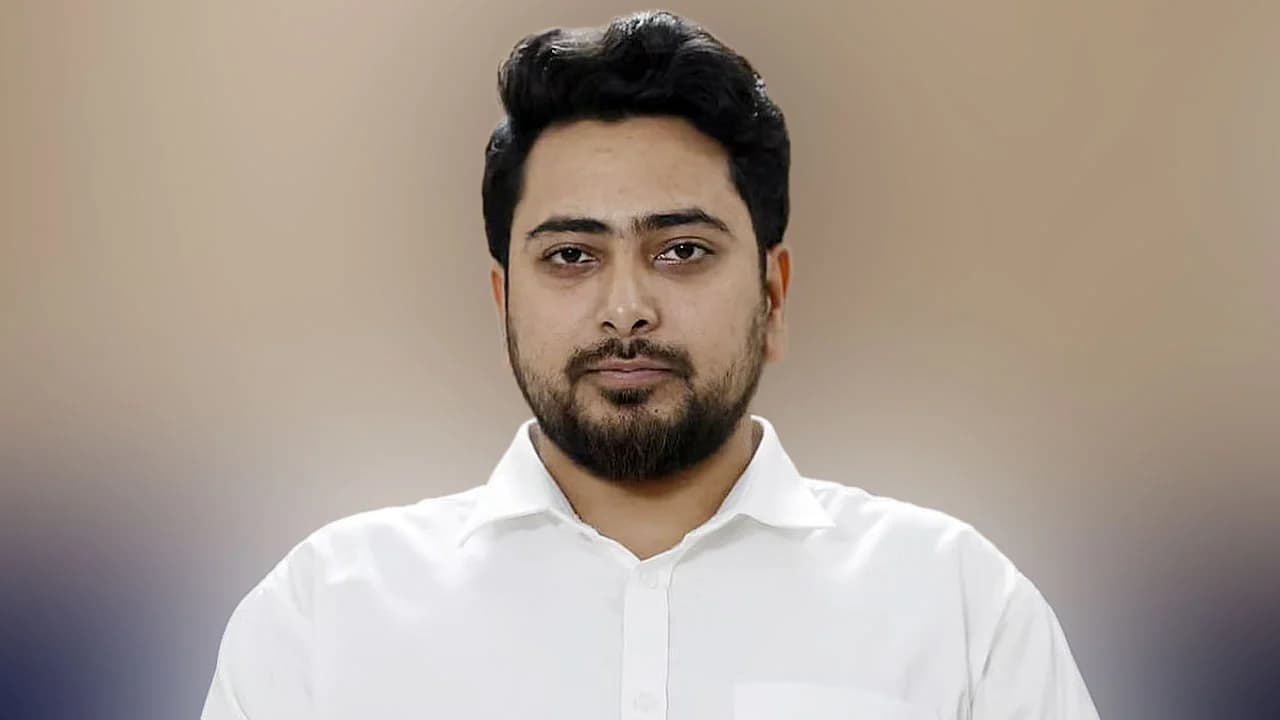 এবার চাঁদাবাজ ও ঋণখেলাপিদের পরাজিত করার নির্বাচন: নাহিদ- খবরের থাম্বনেইল ফটো