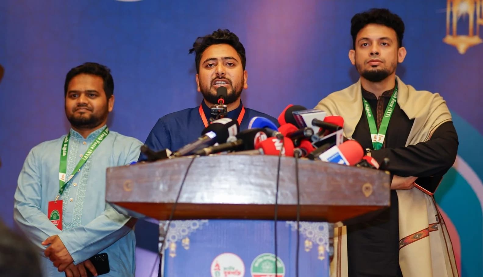 রাজপথ ও সংসদে সমান্তরাল আন্দোলনের ঘোষণা এনসিপির- খবরের থাম্বনেইল ফটো