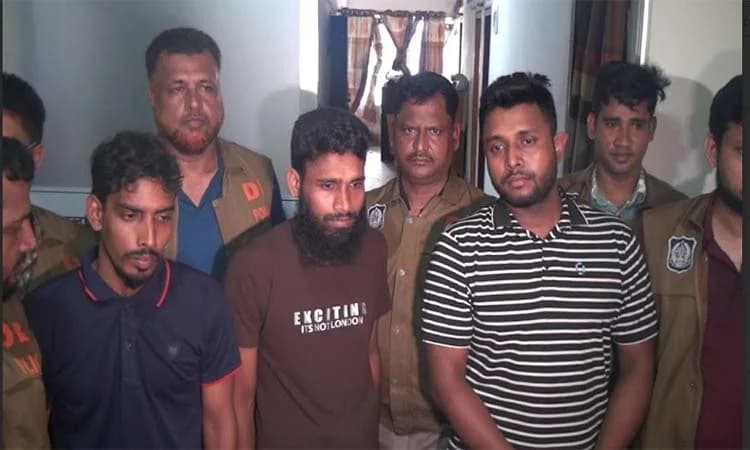 নাটোরে ভেজাল ওষুধ তৈরির সরঞ্জামাদিসহ গ্রেফতার-৩- খবরের ইমেজ Image
