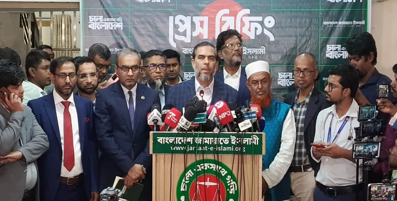 সাহস হারিয়ে আগ্রাসী ভূমিকায় একদল—অ্যাডভোকেট জুবায়ের- খবরের থাম্বনেইল ফটো