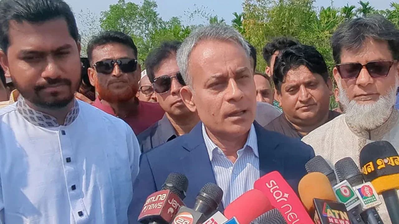 পাবলিক পরিবহনে পর্যাপ্ত তেল সরবরাহ নিশ্চিত করছে সরকার: সেতুমন্ত্রী- খবরের থাম্বনেইল ফটো