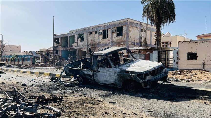 সুদানে হাসপাতালে আরএসএফের বোমা হামলা, নিহত ২২- খবরের থাম্বনেইল ফটো