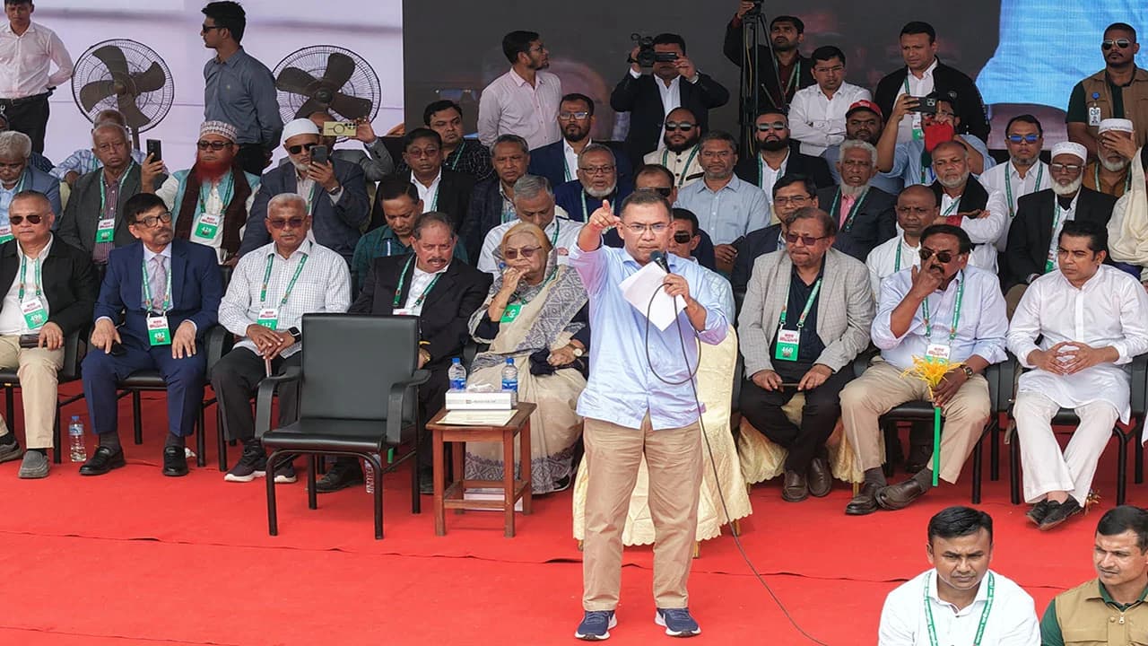 ভুয়া ব্যালট ও এনআইডি সংগ্রহের অভিযোগ তুলে গুপ্তচক্রের বিরুদ্ধে তারেক রহমানের সতর্কবার্তা- খবরের থাম্বনেইল ফটো