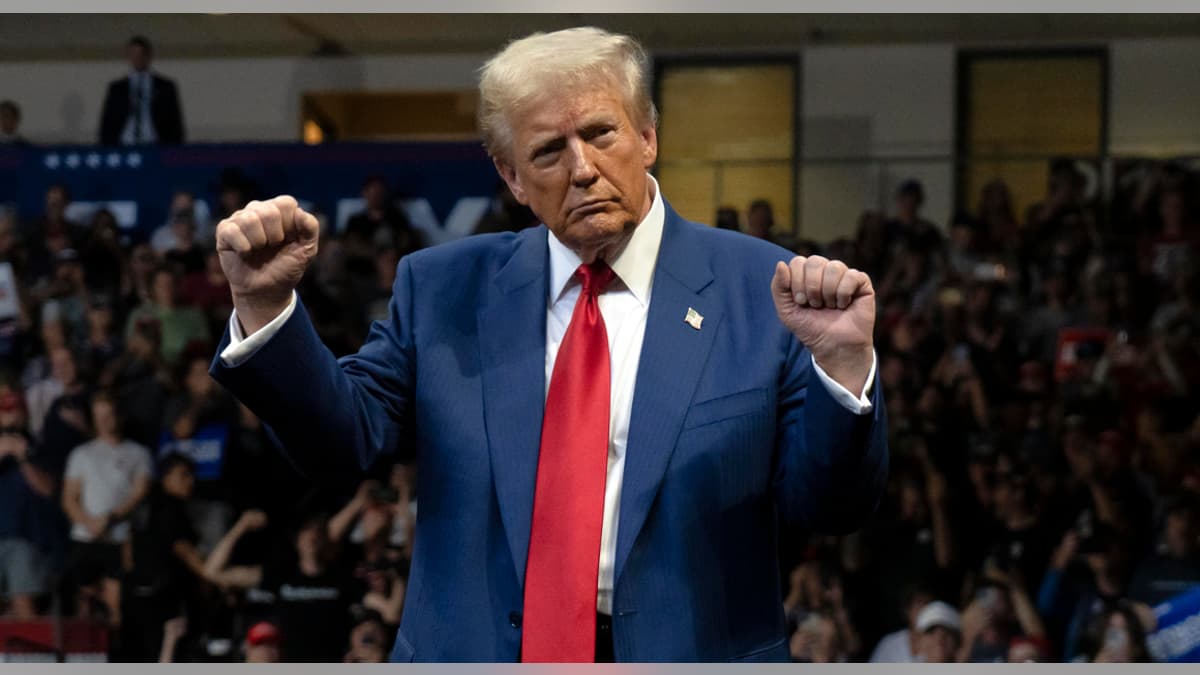 কেবলমাত্র ইরানের ‘নিঃশর্ত আত্মসমর্পণ’ই যুদ্ধের অবসান ঘটাতে পারে : ট্রাম্প- খবরের থাম্বনেইল ফটো