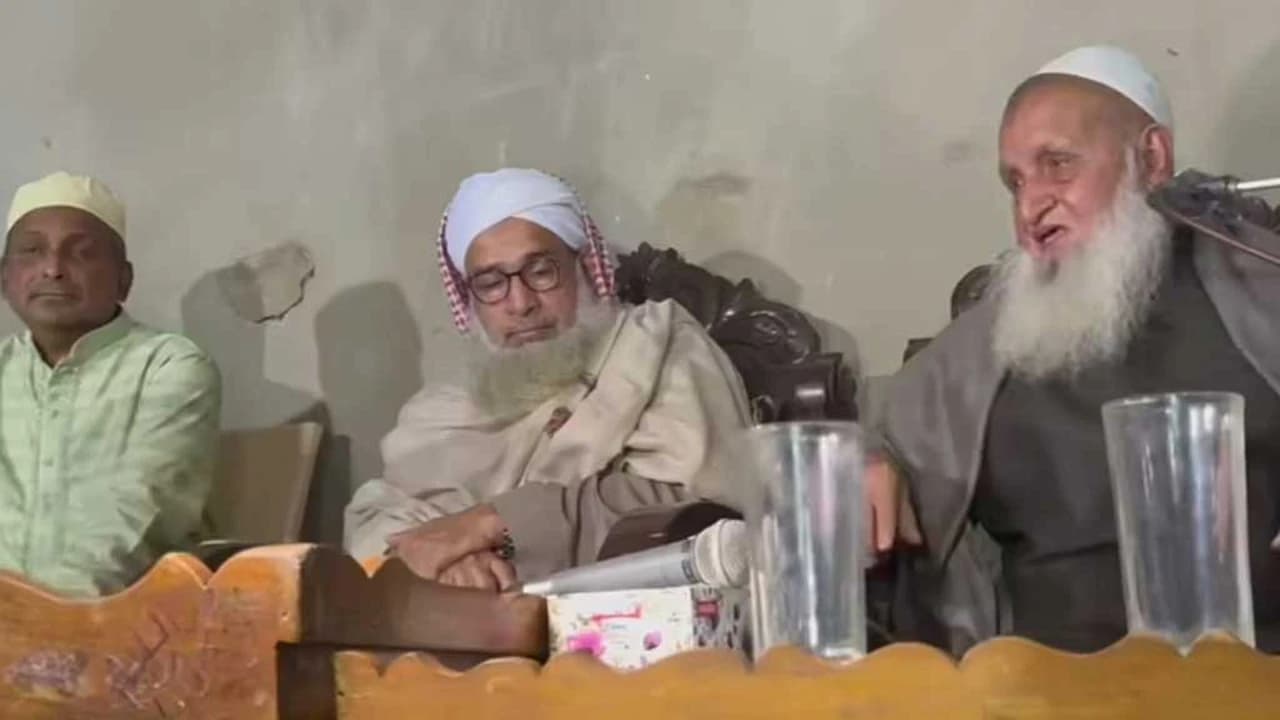 জামায়াতকে ভোট দেওয়া মুসলমানদের জন্য নাজায়েজ: হেফাজত আমির- খবরের থাম্বনেইল ফটো