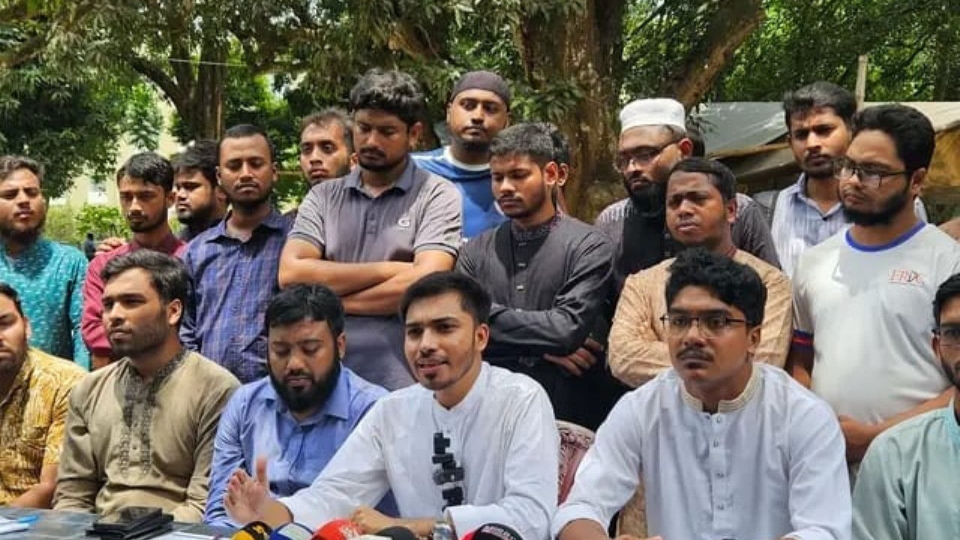 পরবর্তী রাকসু নির্বাচনের তফসিল ঘোষণাসহ শিবিরের ৫ দফা দাবি - খবরের ইমেজ Image