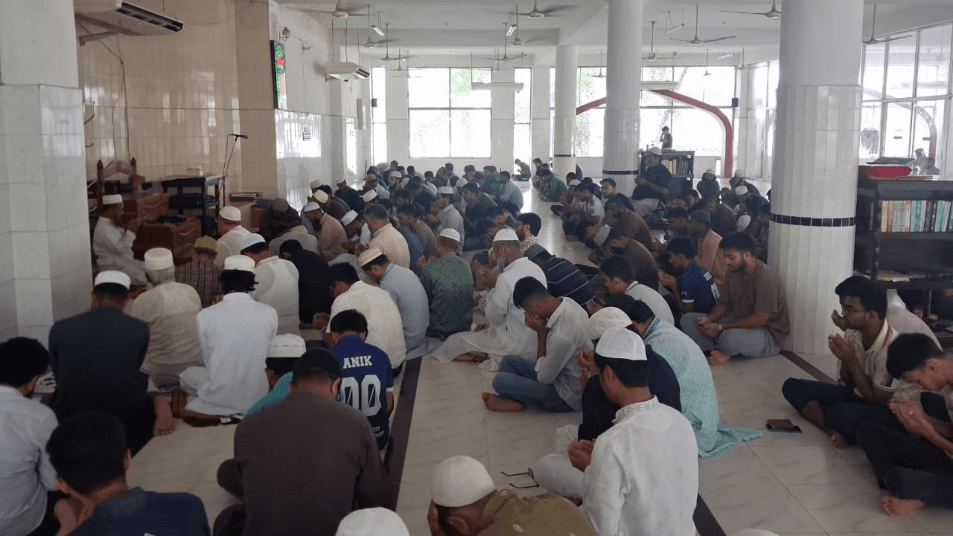 যবিপ্রবিতে জুলাই শহীদদের স্মরণে দোয়া ও মোনাজাত অনুষ্ঠিত- খবরের ইমেজ Image