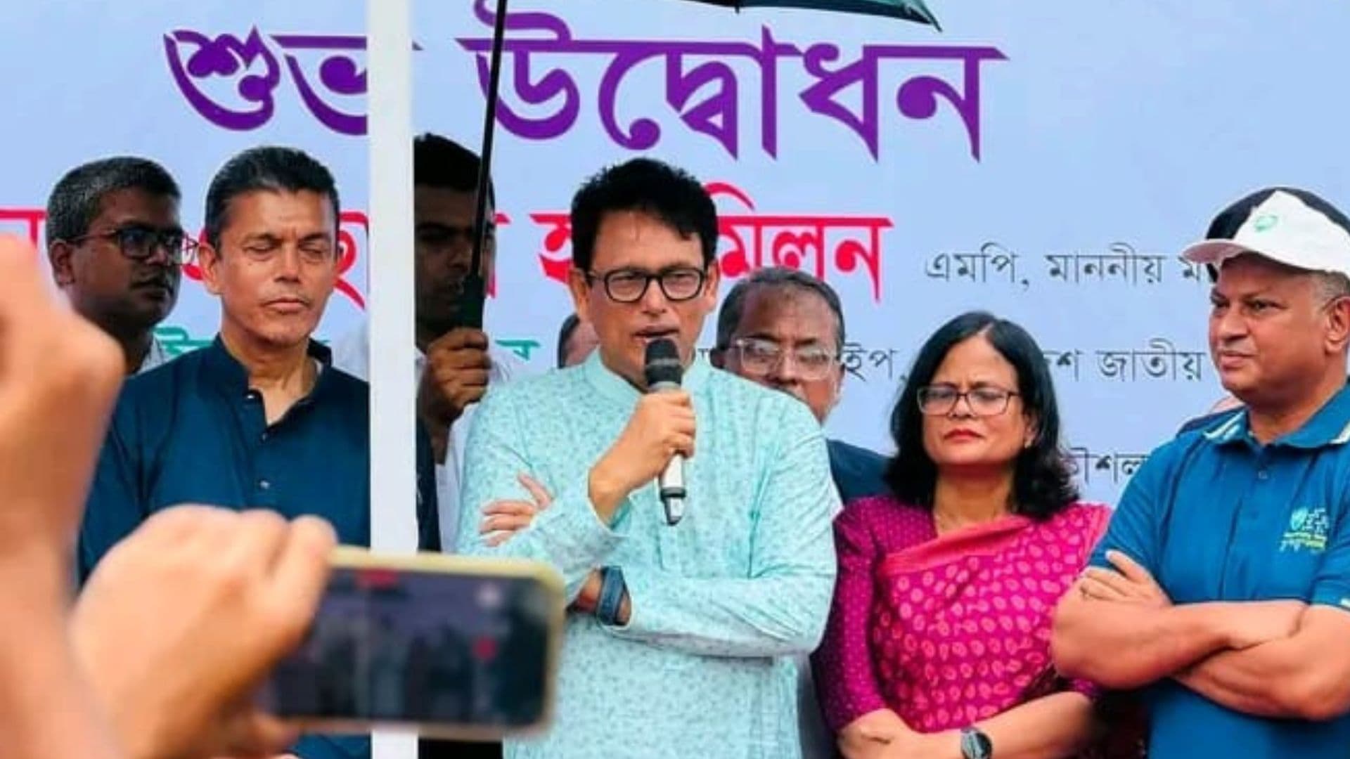 প্রধানমন্ত্রীর বৈঠক ছেড়ে কুয়েটের বিশ্ববিদ্যালয় দিবসে শিক্ষামন্ত্রী- খবরের থাম্বনেইল ফটো
