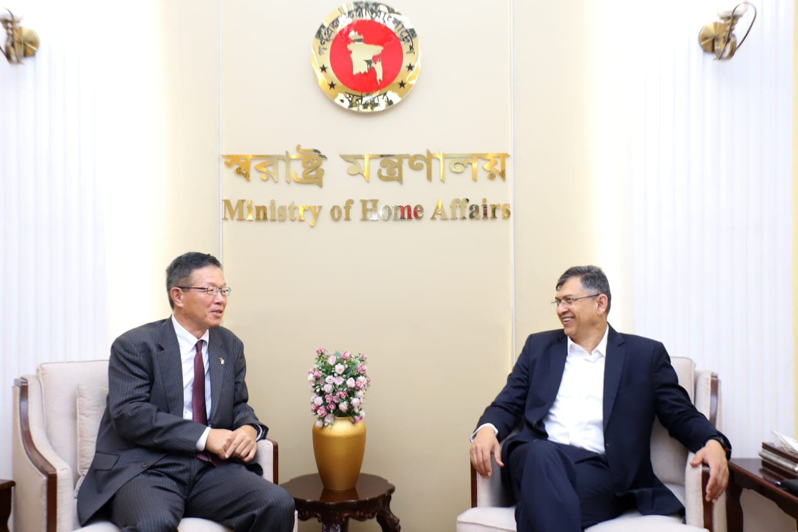 পুলিশ পুনর্গঠনে জাপানের সহযোগিতা চেয়েছেন স্বরাষ্ট্রমন্ত্রী- খবরের থাম্বনেইল ফটো