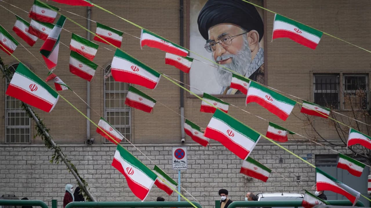 ধীরে ধীরে প্রশাসনিক কার্যক্রম শুরু করছে ইরান- খবরের থাম্বনেইল ফটো