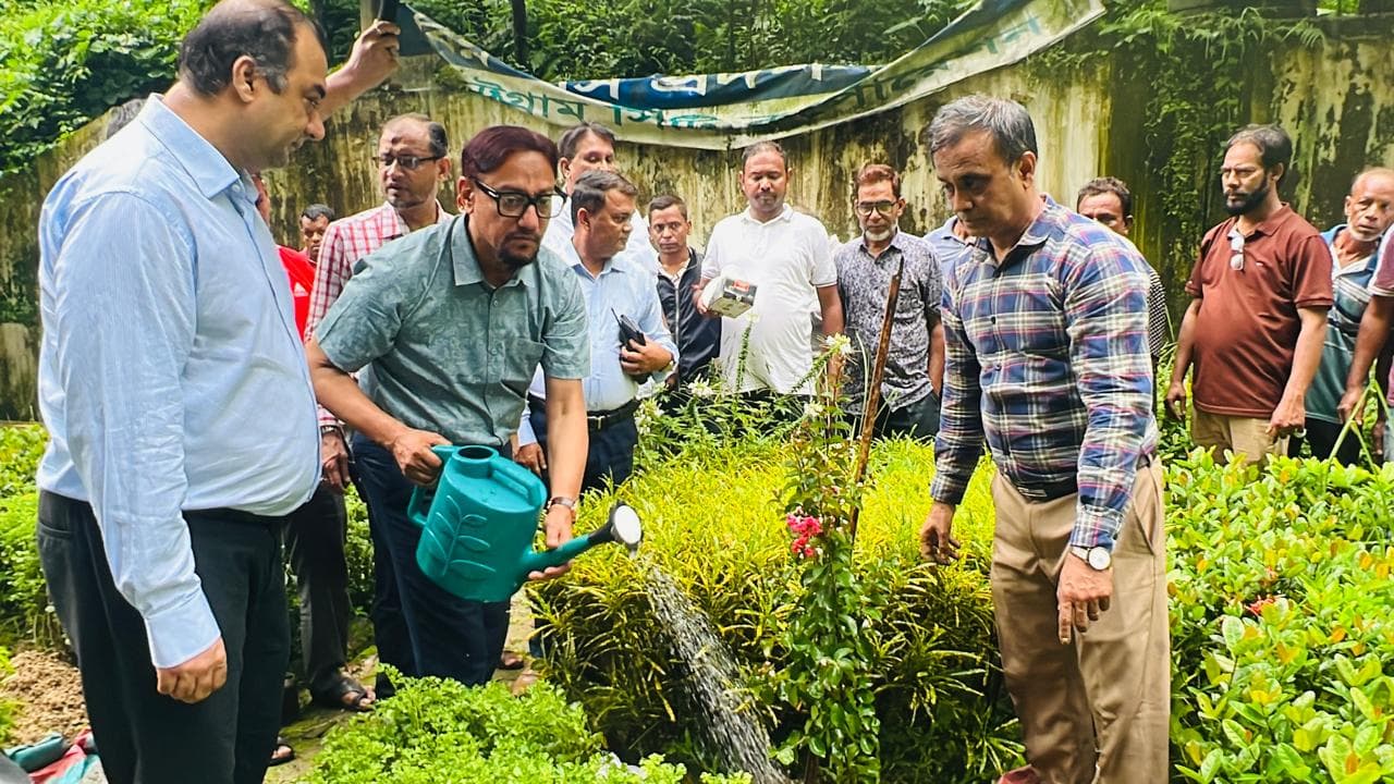 গ্রীন চট্টগ্রাম গড়তে লাগানো হচ্ছে ১০ লক্ষ গাছ: চসিক মেয়র- খবরের থাম্বনেইল ফটো