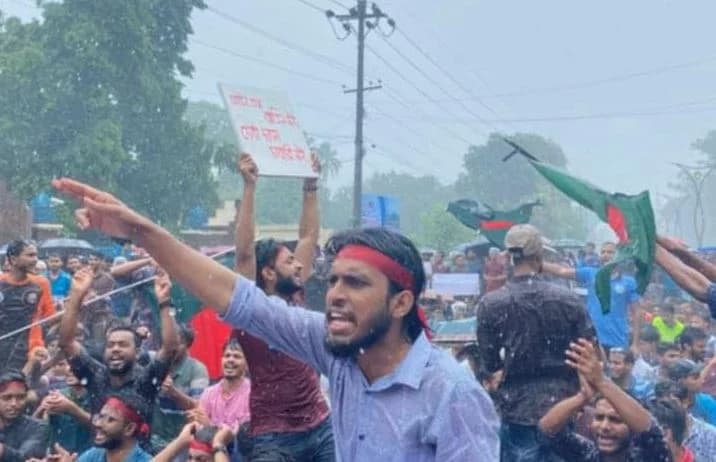 আওয়ামিলীগকে সেফ মনে করলে আপনাদের শহীদ হওয়া ভাইবোনদের কথা স্মরণ কইরেন: সালাহউদ্দিন আম্মার - খবরের থাম্বনেইল ফটো